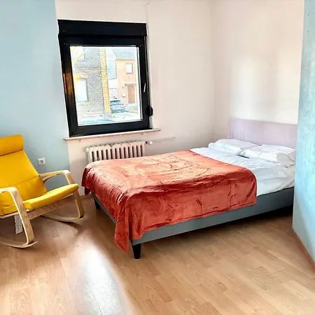 Gæstehus Amazing Entire Apartment, U79&s1, Messe, Airport, Hbf, 6-seen-platte 3*