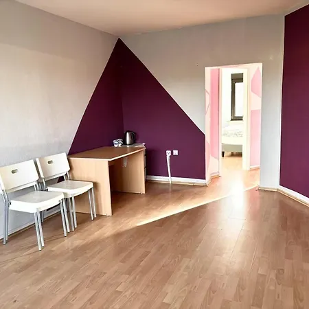 Amazing Apartment In Duisburg South, U79&S1, Duesseldorf Messe, Airport, Train Station Hbf *