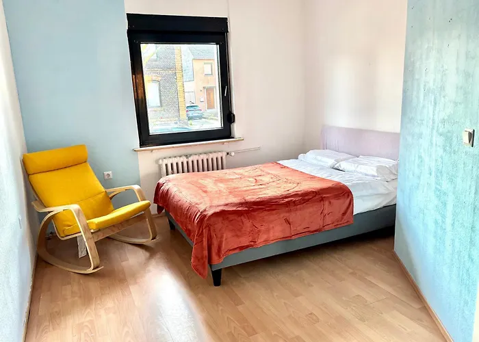 Gæstehus Amazing Entire Apartment, U79&s1, Messe, Airport, Hbf, 6-seen-platte 3*