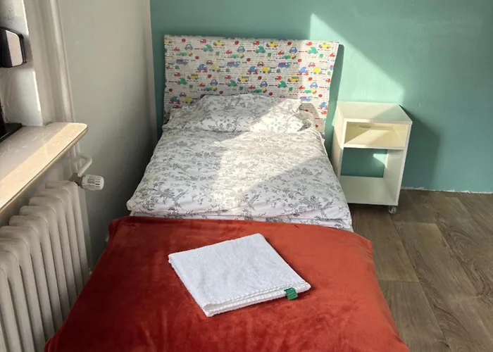 Amazing Entire Apartment, U79&s1, Messe, Airport, Hbf, 6-seen-platte